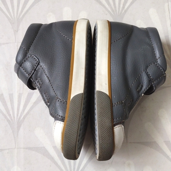 See Kai Run Gray and White Kids Sneakers - Picture 3 of 8